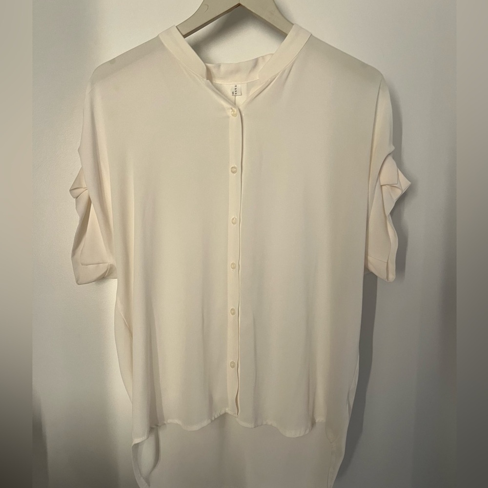 Women’s Cream Button-Front short sleeves Blouse Size M